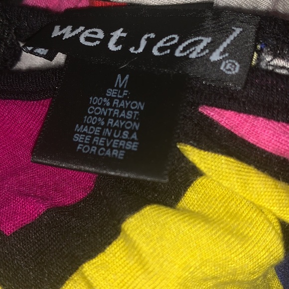 Colorful backless tee - Picture 4 of 4